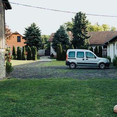 Appartamento Dumalux Corner Subotica Esterno foto