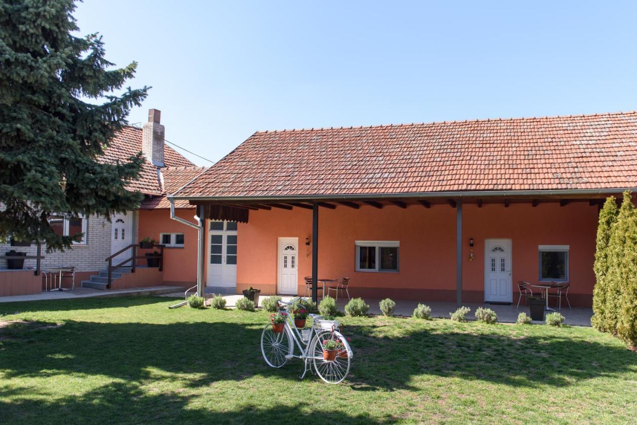 Appartamento Dumalux Corner Subotica Esterno foto
