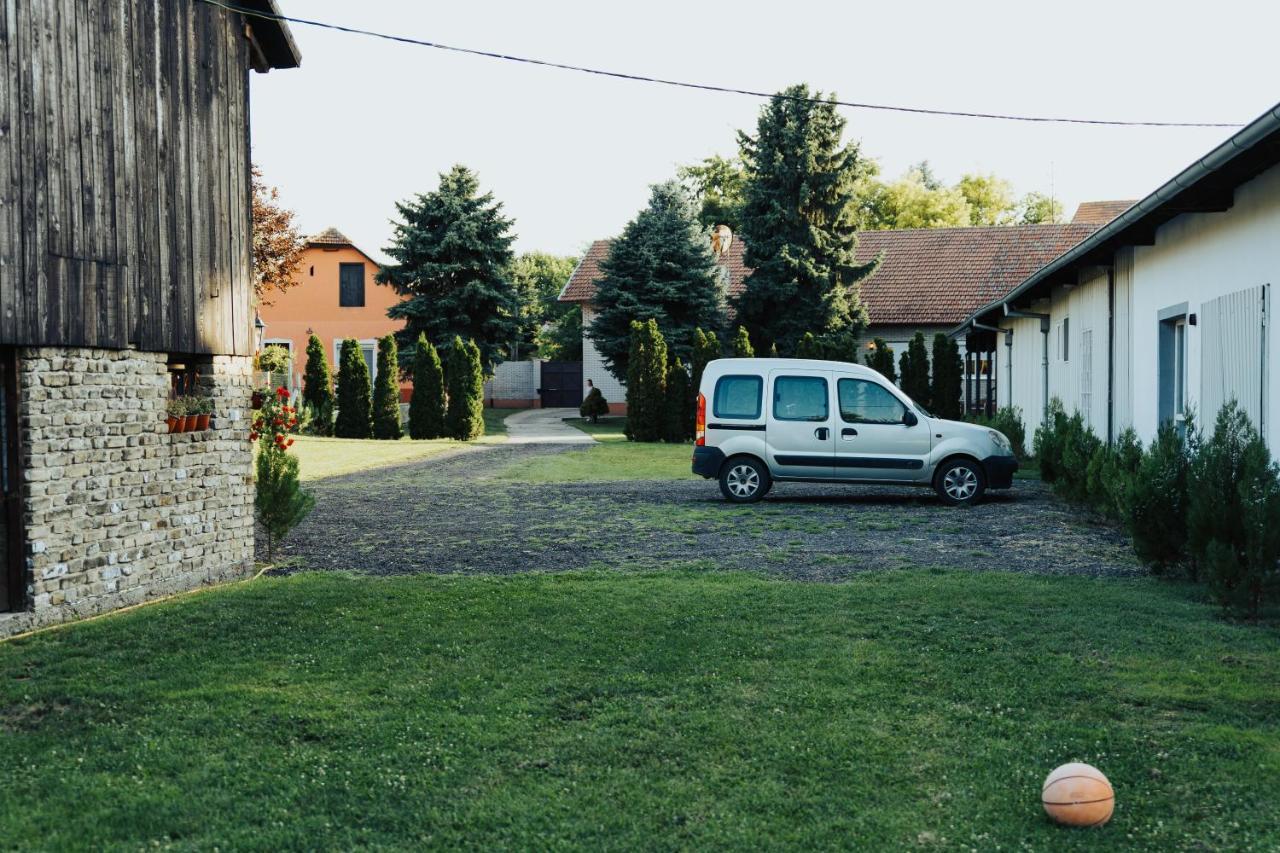 Appartamento Dumalux Corner Subotica Esterno foto